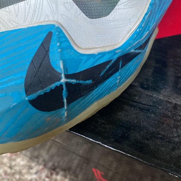 What The Lebron 11 - Picture 9 of 11